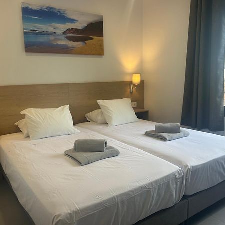Stunning 2 Bedroom Seafront Apartment Puerto del Carmen  Zewnętrze zdjęcie