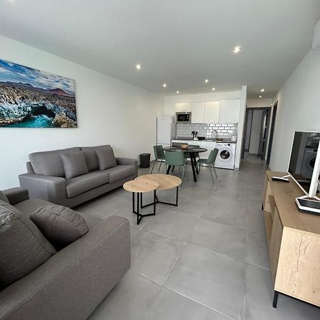 Stunning 2 Bedroom Seafront Apartment Puerto del Carmen  Zewnętrze zdjęcie
