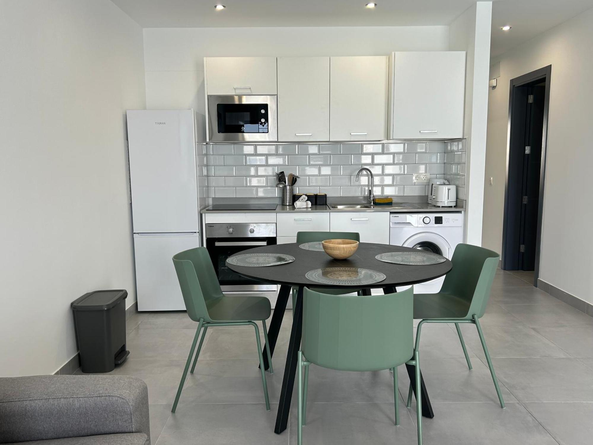 Stunning 2 Bedroom Seafront Apartment Puerto del Carmen  Zewnętrze zdjęcie