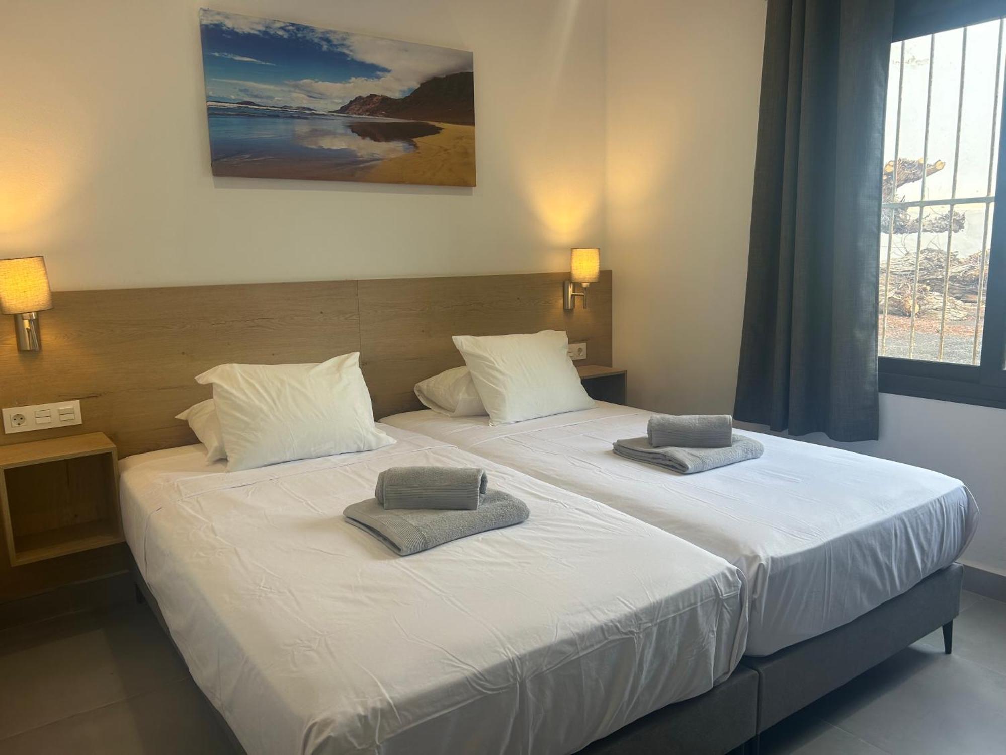 Stunning 2 Bedroom Seafront Apartment Puerto del Carmen  Zewnętrze zdjęcie
